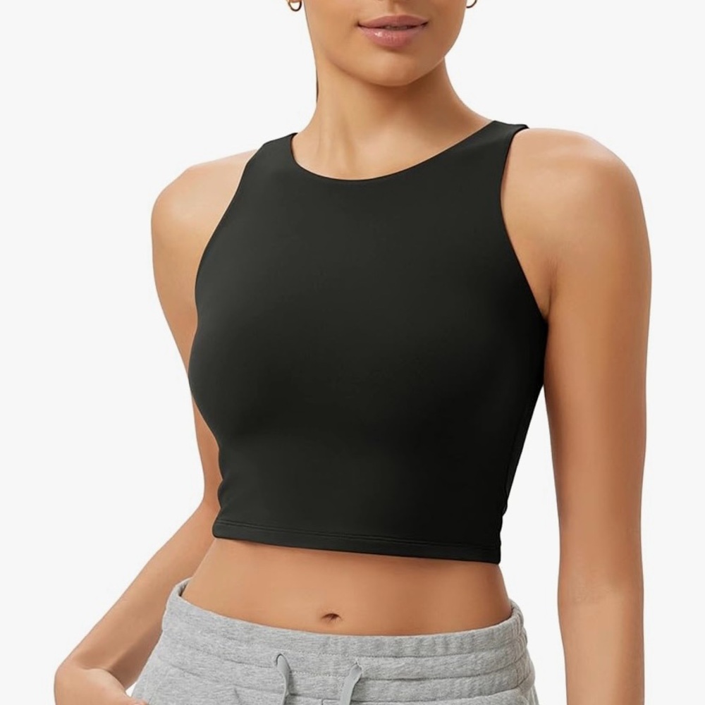 Casual black high neck crop